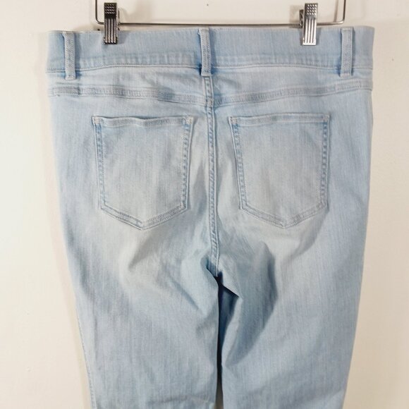 Spanx, Light Wash, High Rise, Flare Leg, Pull On, Sculpting Jean, Size Large - Picture 8 of 16
